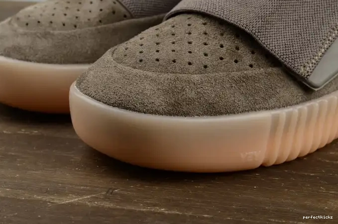 Yeezy Brown 750 Boost BY2456 adidas Light 0704